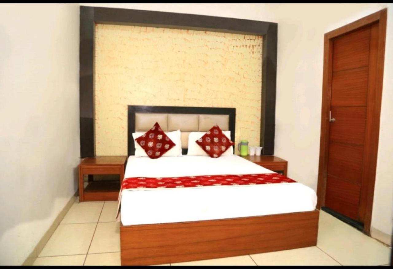 Hotel Kirandeep Agra 아그라 외부 사진